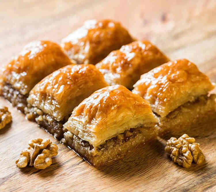 CEVİZLİ BAKLAVA