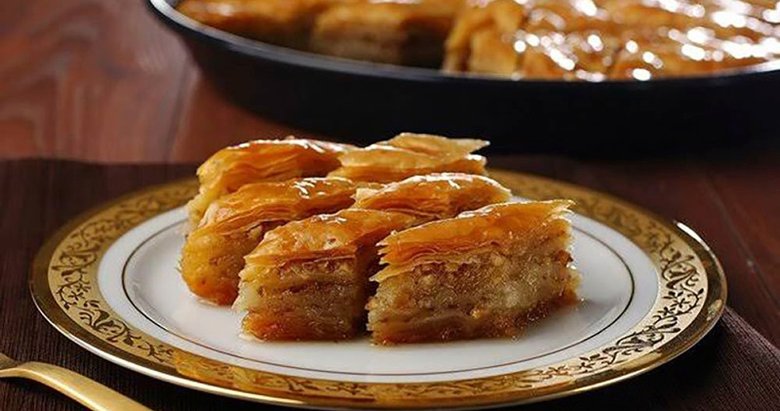 CEVİZLİ EV BAKLAVASI